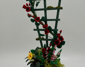 Dolls House Miniatures - 1/12th Rose Planter with Trellace