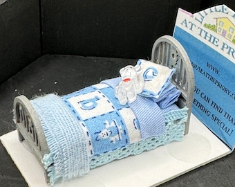 Dolls House Miniatures - Hand Made Single Bed (1/48th / 1:48 / Quarter Scale )