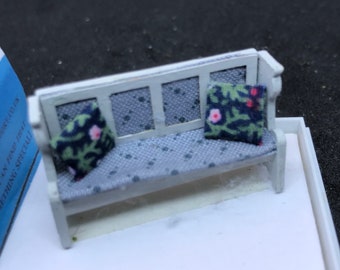 Dolls House 1/48th - Bench Seat   -