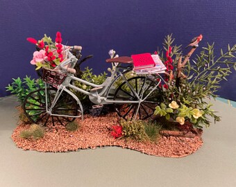 Dolls House Miniatures - Garden Scene - Bike