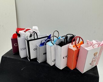 Dolls House Miniatures- 1/12th Shopping Bags x8 - SET 14 - Fashion