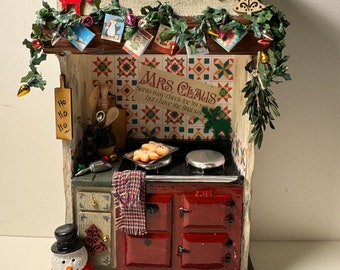 DOLLS HOUSE MINIATURES - 1/12th scale (1 inch) Mrs Claus kitchen stove