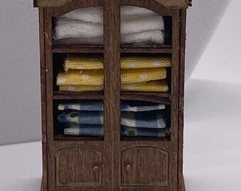 Dolls House 1/48th / 1:48 /Quarter Scale - Linen Cupboard