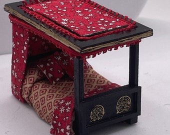Dolls House 1/48th / 1:48 /Quarter Scale - Four Poster bed - Mei