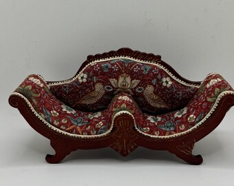 Dolls House Miniatures - 1/12th William Morris fabric elegant Sofa