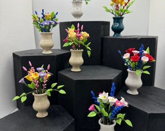 Dolls House Miniatures - 1/12th flower vase (various options)