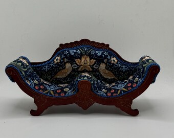 Dolls House Miniatures - 1/12th William Morris fabric elegant Sofa