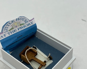 Dolls House Miniatures ( 1/48th - 1:48th - 1/4" - Quarter Inch Scale )Luxury Dressed  go cart