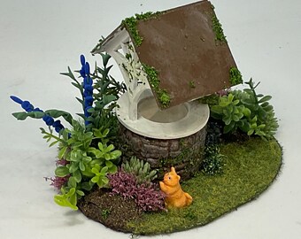 Dolls House Miniatures - 1/24th / 1:24th / Half Inch Scale Wishing Well Garden Scene