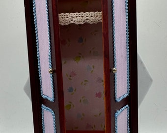 Dolls House Miniatures - 1/12 wardrobe