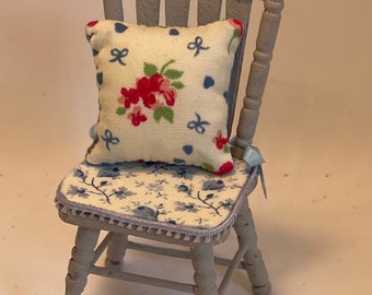 Dolls House Miniatures - 1/12th Grey Chair