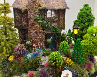 Dolls House Miniatures ( 1/48th - 1:48th - 1/4" - Quarter Inch Scale ) Shakespearean Country Cottage - OOAK