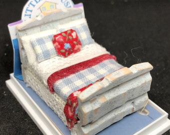 Dolls House Miniatures ( 1/48th - 1:48 - 1/4" - Quarter Inch Scale )  - Hand Made Double Bed  - PEGGY