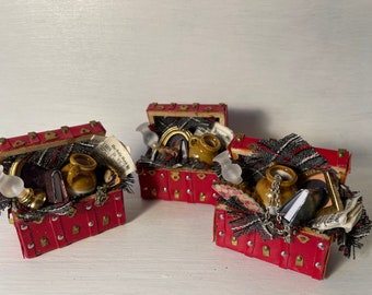 DOLLS HOUSE MINIATURES - Attic Box x1