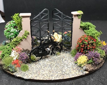 Dolls House Miniatures ( 1/48th - 1:48th - 1/4" - Quarter Inch Scale ) - Hand Made Garden Gates Garden Scene