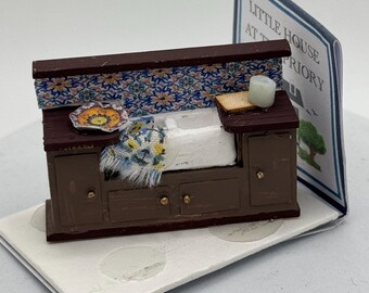 Dolls House 1/48th / 1:48 /  Quarter Scale  kitchen sink / Cupboard