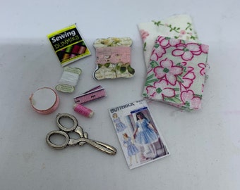 Dolls House Miniatures - Sewing Pack (colours vary)