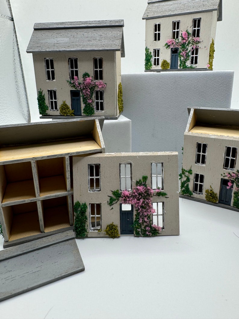 Dolls House Miniatures 1/12th dollshouse for Dolls House x1 image 1