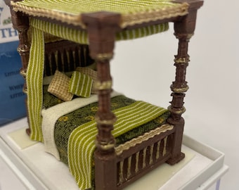 Dolls House Miniatures ( 1/48th - 1:48 - 1/4" - Quarter Inch Scale )  - Handmade four poster bed