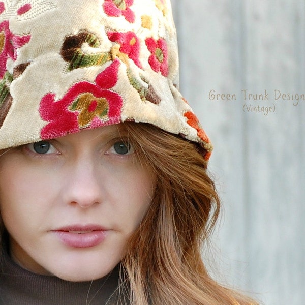 Vintage Cloche Hat 1960's Tapestry Bucket Hat