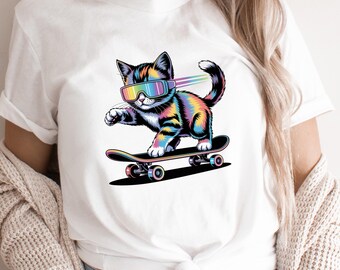Camiseta futurista de gato patinador Y2K: gatito cromado en patineta, camiseta gráfica de estética cibernética de principios de los 2000.