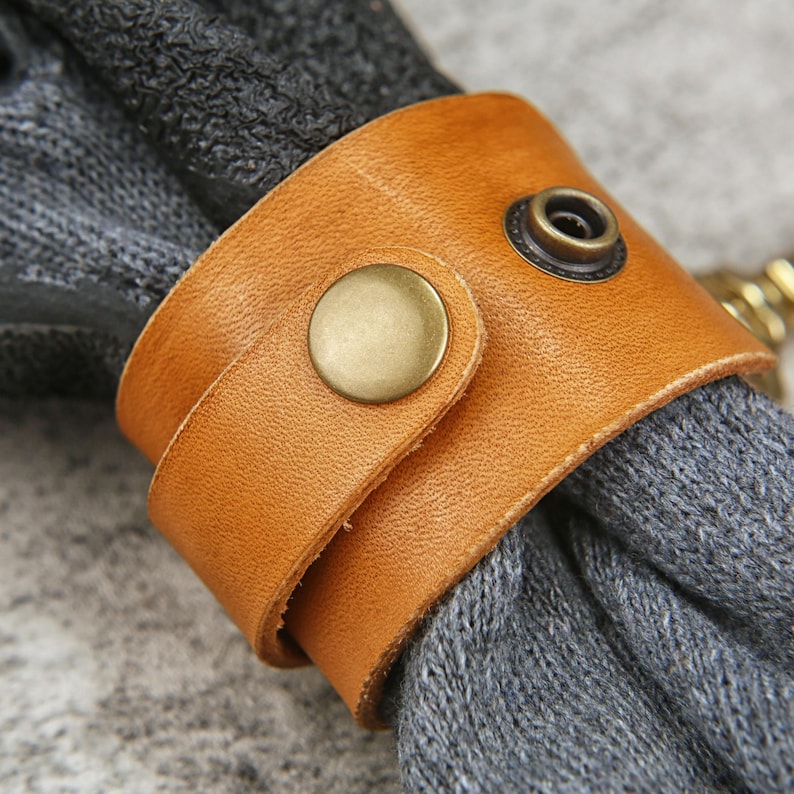 Veg-Tan Leather Glove/Scarf Holder – Swivel Clasp, D-Ring Strap Clip, Quick Release | Belt Loop & Tool Pouch Clip | Yoga Mat/Beach Towel image 15