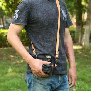 Vintage Leather Camera Shoulder Strap – Detachable Quick Release – Leica/Nikon/Canon – Gift for Photographer