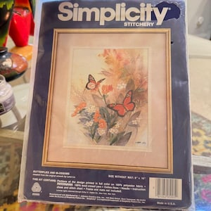 Simplicity Butterflies and Blossoms Crewel Embroidery Kit Vintage Needlework NOS