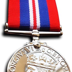 War Medal 1939–1945 Military Campaign Medal - Armed Forces & Merchant Navy Repro