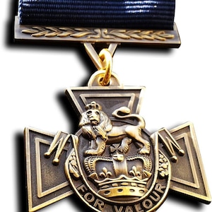 Military Medal Victoria Cross Royal Navy WW1 Medal with Blue Ribbon 1918 Naval Replica