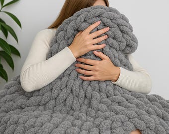 Personalized chunky knit throw with leather patch – perfect for weddings, clients, housewarming, corporate gifts & cozy home decor.