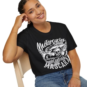 Women&#39;s Biker Graphic Tee: Casual Motorcycle Lover T-Shirt
