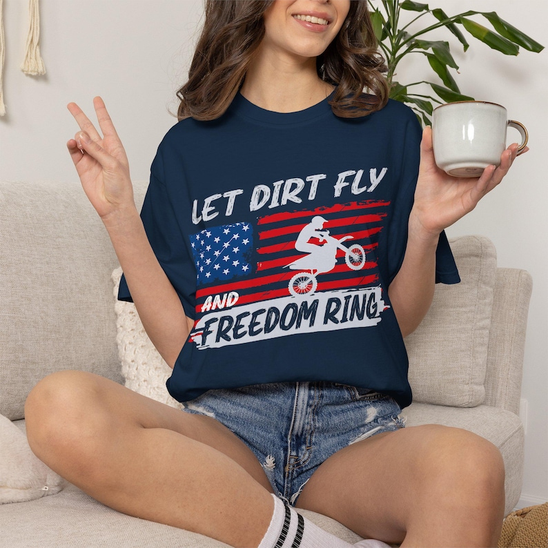 Camiseta de motocross "Let Dirt Fly and Freedom Ring" / Bandera estadounidense imagen 1
