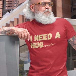 POTRZEBUJĘ OGROMNEJ T-shirtu Whisky Sour – Unisexowy T-shirt Miłośnika Koktajli, Zabawna Koszulka Do Picia
