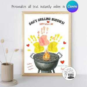 Puede incluir: Una tarjeta para el Día del Padre imprimible con un diseño de arte de huellas de manos. La tarjeta presenta una parrilla con llamas y el texto "Dad's Grilling Buddies!" y "Happy Father's Day".