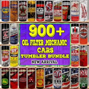 Może przedstawiać: Kolekcja izolowanych kubków z motywami motoryzacyjnymi i mechanicznymi w stylu vintage. Kubki prezentują logo i branding różnych marek olejów, paliw i motoryzacyjnych, z tekstem "900+ Oil Filter Mechanic Cars Tumbler Bundle - New Arrival."
