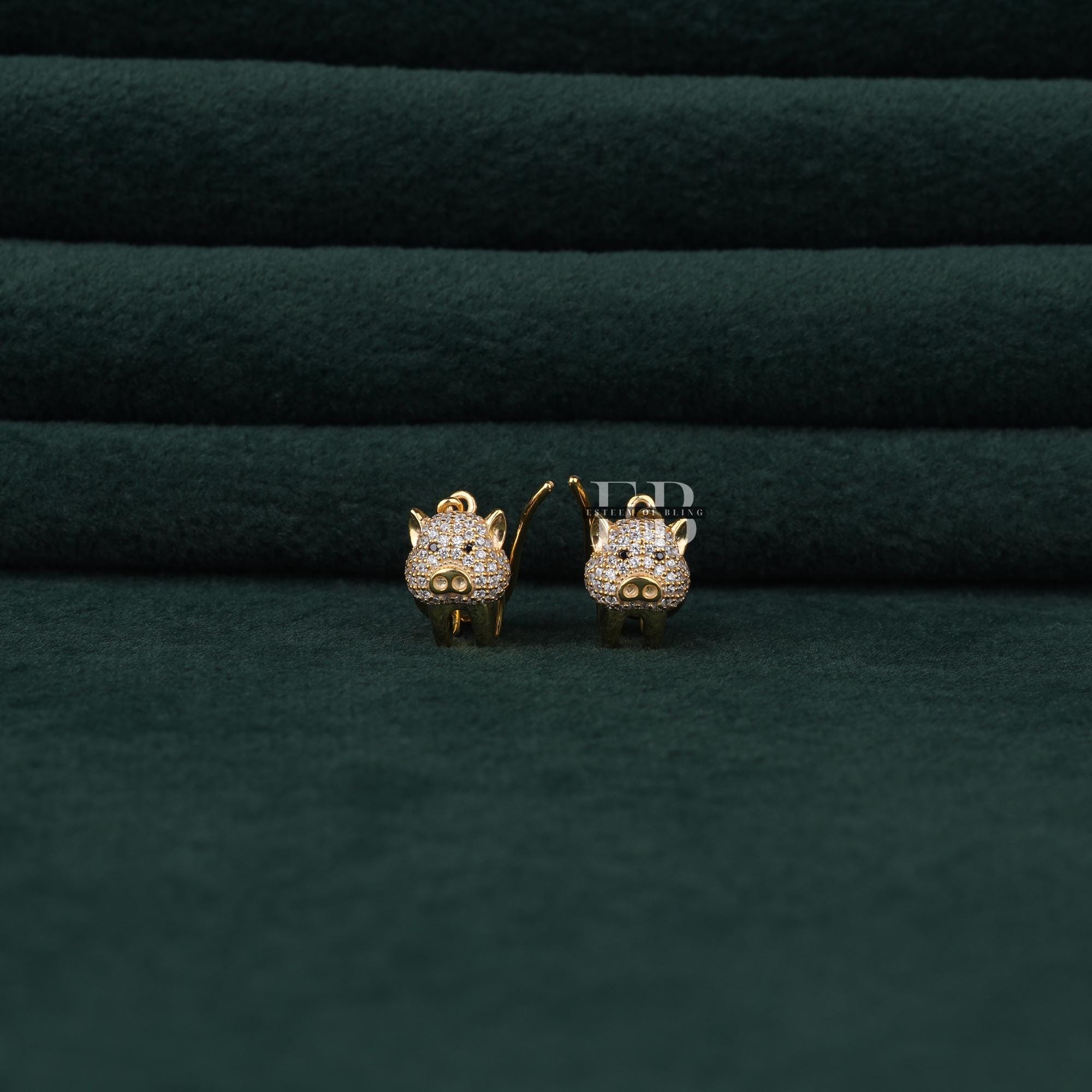 Pair of Novelty 9ct Gold Pig Stud Earrings – Fun Piggy Face Design