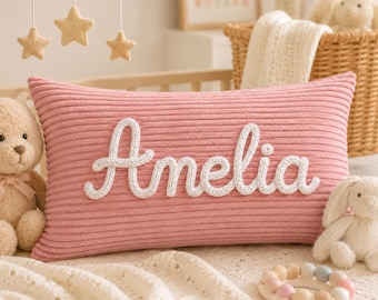 Coussin décoratif en peluche personnalisé avec nom, coussin côtelé personnalisé, décoration mignonne pour chambre d'enfant, cadeau pour soirée pyjama, cadeau d'anniversaire, accessoire confortable pour la maison