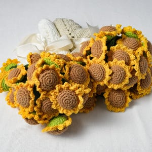 Artisan Crochet Sunflower Blanket Bouquet, Soft Blanket, Sunflower Break Blanket, Flower Bouquet Blanket, Knitted Bouquet, Birthday/Wedding