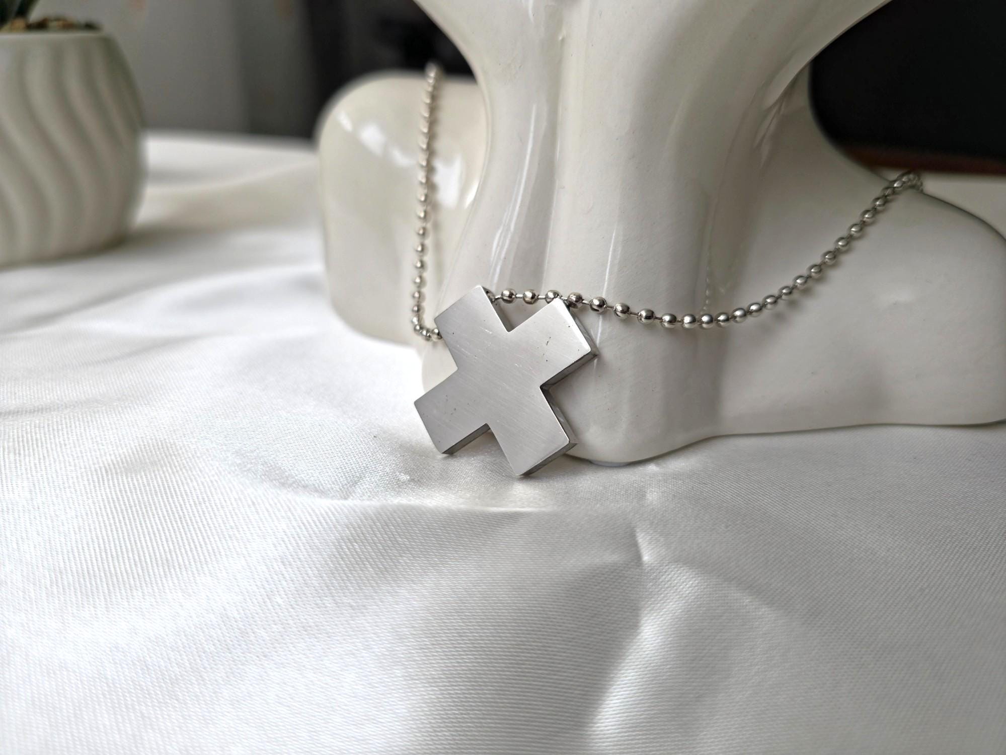 EVA 葛城ミサト ネックレス | ステンレススチール製クロス、コスプレ用