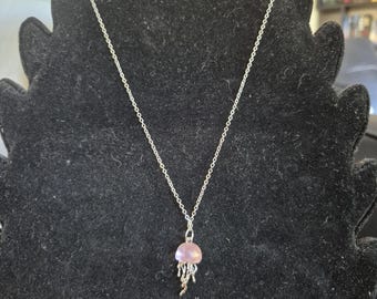 Collier à breloques méduses