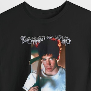 Donnie Darko Shirt, Jake Gyllenhaal Donnie Darko Shirt, Jake Gyllenhaal T-Shirt, Cult Movie Shirt, Donnie Darko Retro Shirt, Horror Movie