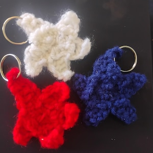 Patriotic Star Keychain: Handcrafted Yarn, July 4th Gift