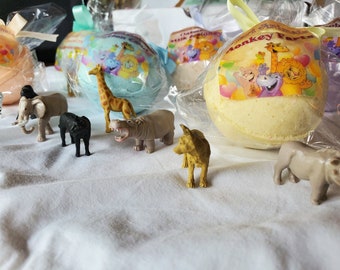 GIFT SET with 6 SAFARI Animals Bath Bombs with "Surprise" Jungle Animals inside Large 5 oz, colorful, moisturizing, will not stain tub