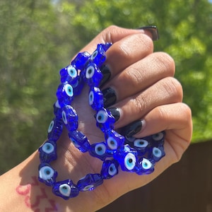 Evil Eye Bracelet, Hamsa Hand Bracelet, Protection jewelry, Beaded Bracelet, Stretch Bracelet