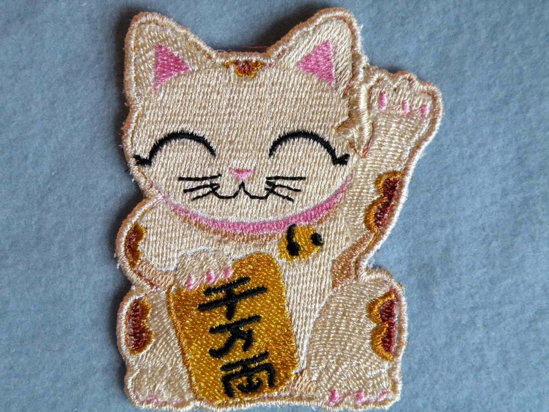 Maneki Neko Iron on Patch 3.63 x 2.91 image 2