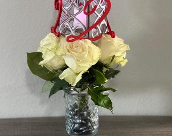 Love for Infinity-set met bloemendecoratie en tafelnummers
