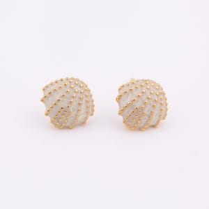 14k Gold Filled Sea Shell Clam Earrings Enamel 10mm 1420 14/20 Gold Filled - 1 Pair Per Order