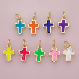 Dije de cruz de esmalte con dije de cruz relleno de oro de 18 quilates para pulseras y collares con dijes.