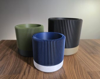 Contemporary Ribbed Plant Pot – Sleek Two-Tone Planter for Stylish Décor